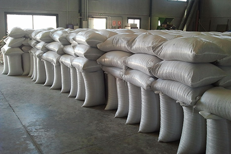 Entrega en sacos de anis y cilantro en
                                            grano