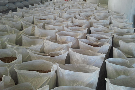 Entrega en sacos de anis y cilantro en
                                            grano