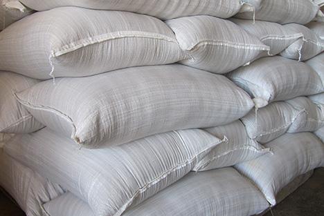 Entrega en sacos de anis y cilantro en
                                                                                grano